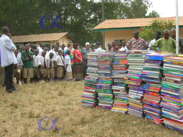 KSS book donation ceremony